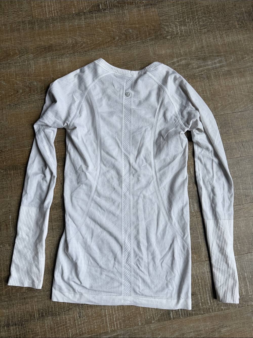 lululemon White Swiftly Tech Long-Sleeve Crew Top - Picture 6 of 6